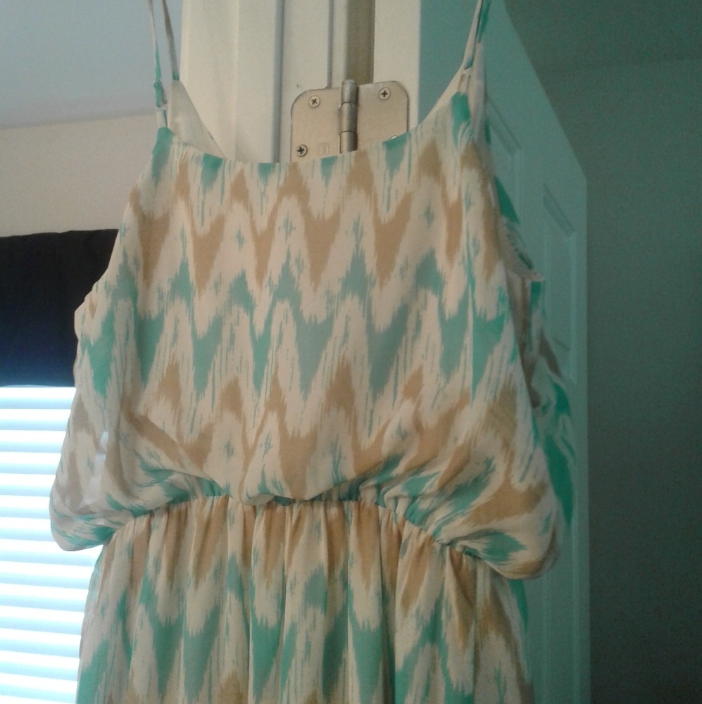 Maxi - Picture 3 of 3